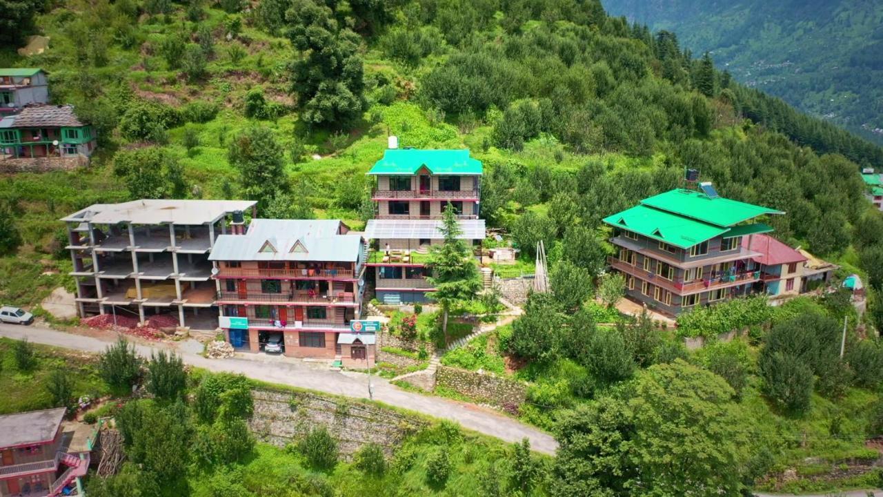 Karmic Stays & Cafe Hotel 3*