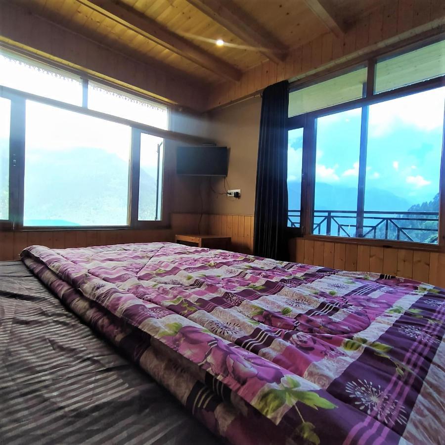 Hotel Karmic Stays & Cafe 3*