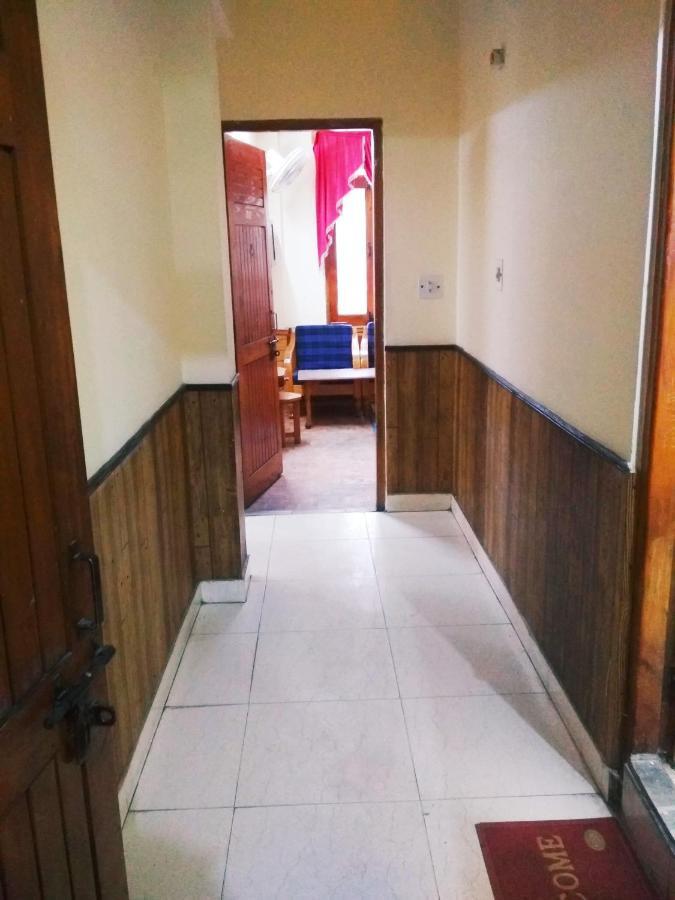 Snow Mountain Mall Road Hotel Manali (Himachal Pradesh)