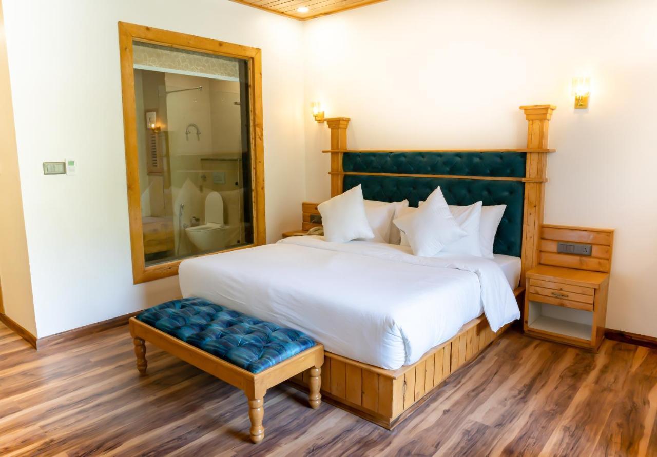 Hotel Shirar And 3*