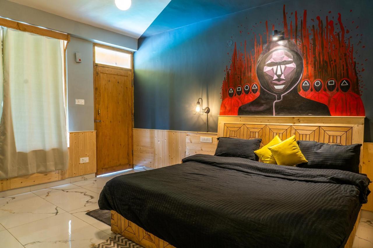 Hotel Whoopers Manali (Himachal Pradesh)