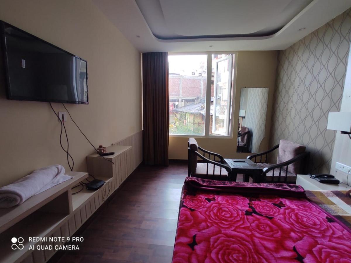 Hotel Royal - In Center Manali (Himachal Pradesh)