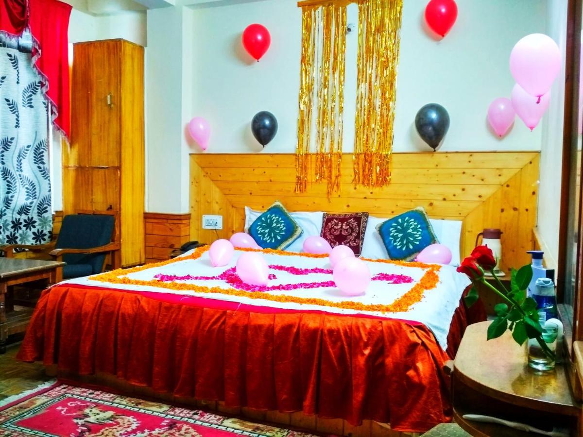 Snow Mountain Mall Road Hotel Manali (Himachal Pradesh)