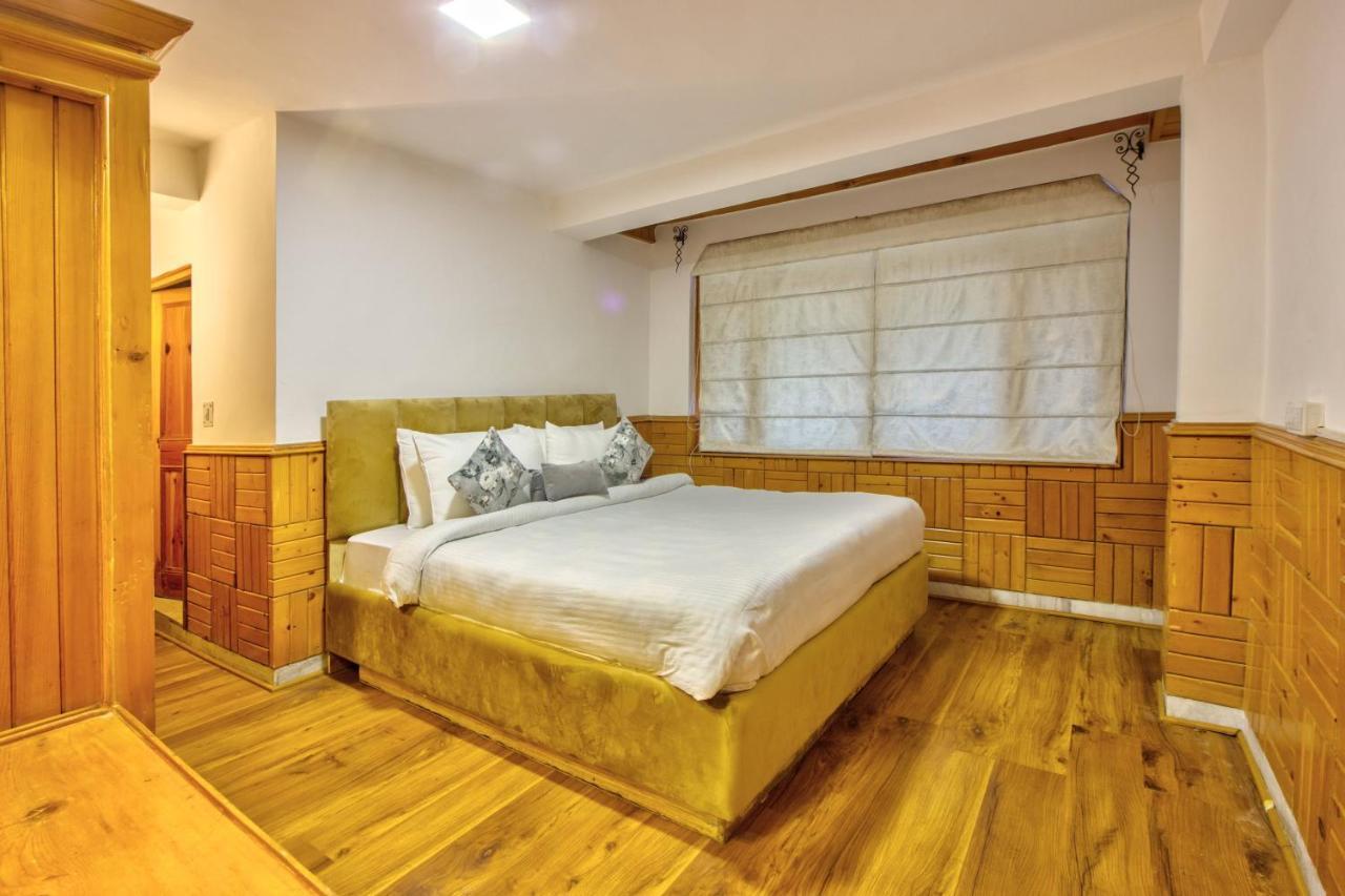Paradise-the Whitehouse Cafe Hotel 4*