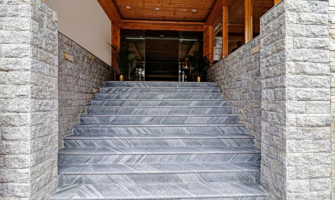 Hotel Treebo Premium Sattva With Mountain View 4*