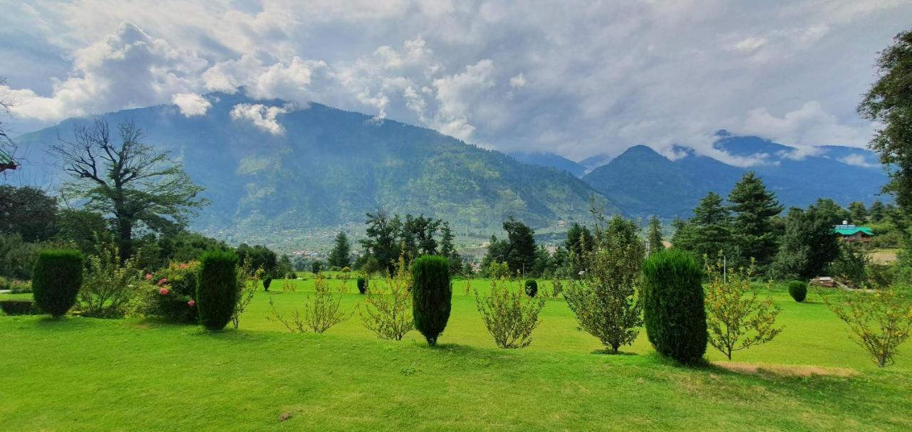Hotel Anand Vardhan Manali (Himachal Pradesh)