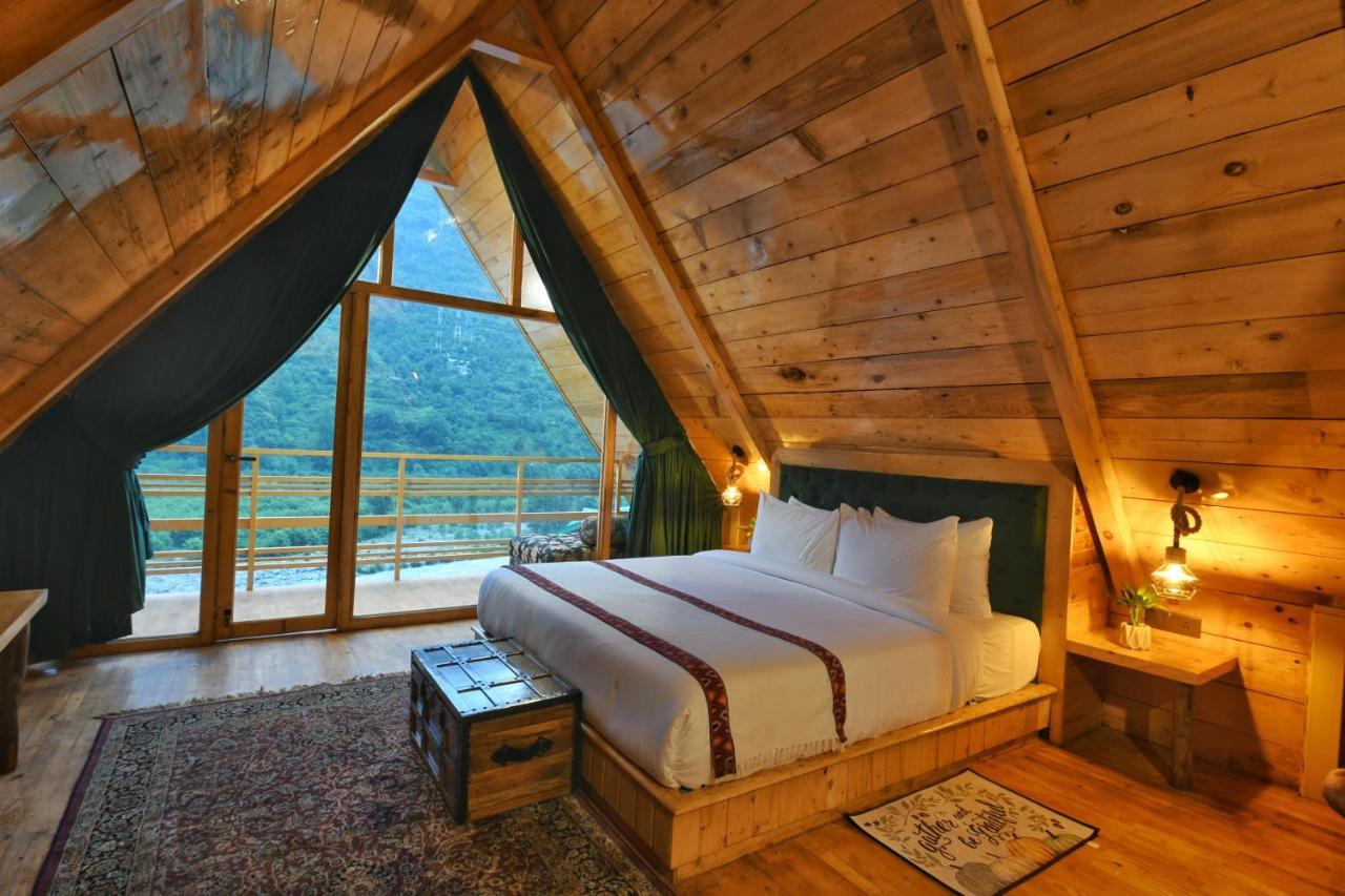 Shirar And Hotel 3*