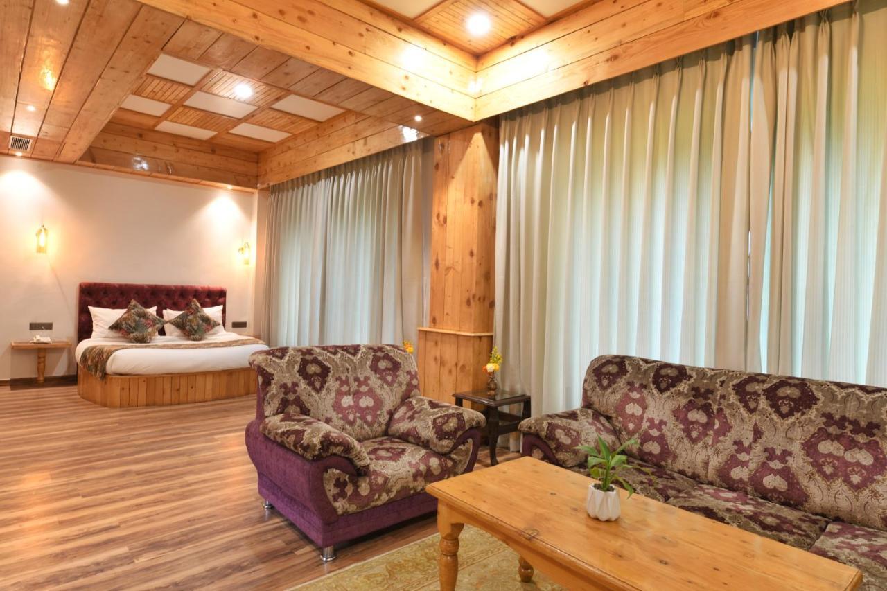 Shirar And Hotel 3*