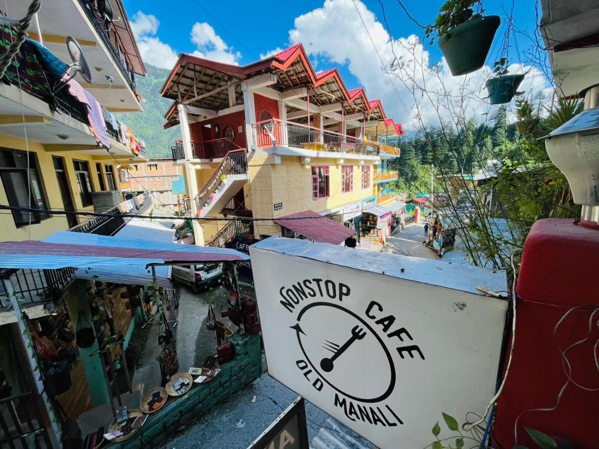 Guest house Non Stop Cafe & Manali (Himachal Pradesh)