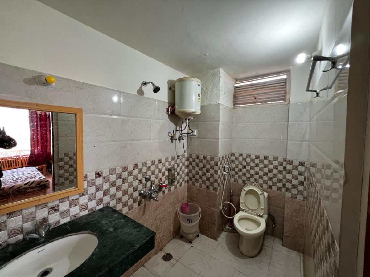 Yolo Backpackers - Hostel *