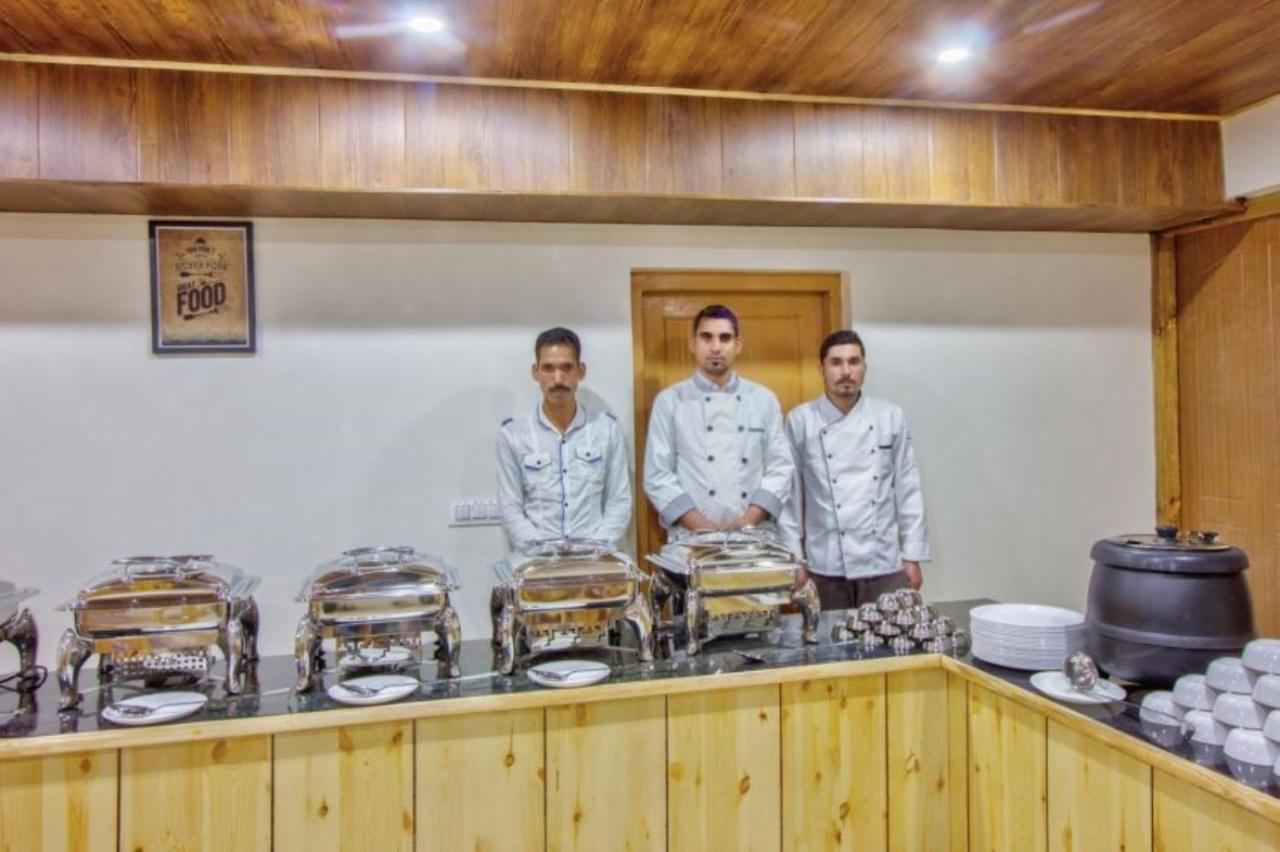 White Mountain Hotel *