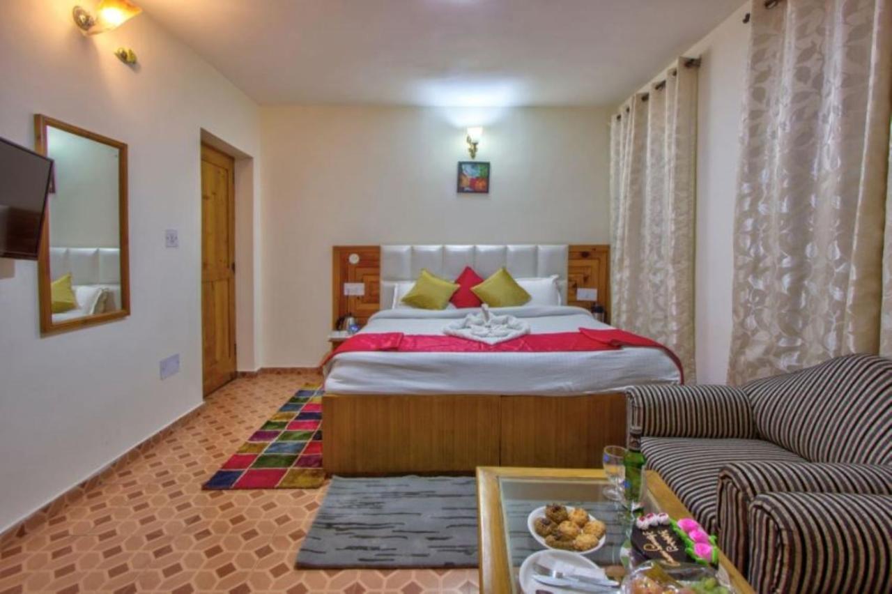 White Mountain Hotel