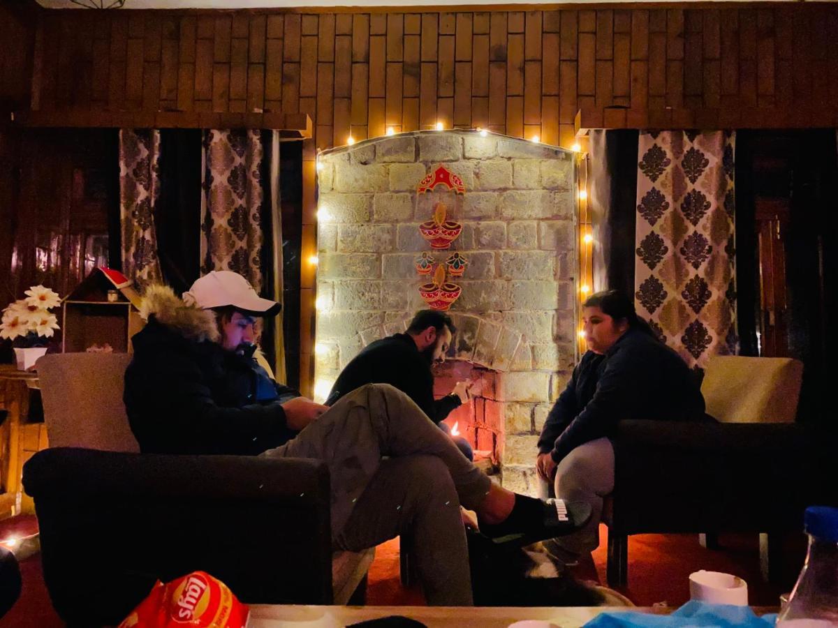 Roamate Hostel, Old Manali (Himachal Pradesh)