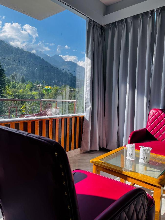 Apple Flower With Balcony And Mountain View *