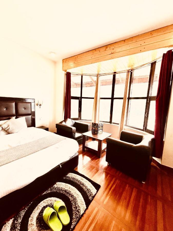 Hadimba Hill View - In Center Apartment Manali (Himachal Pradesh)
