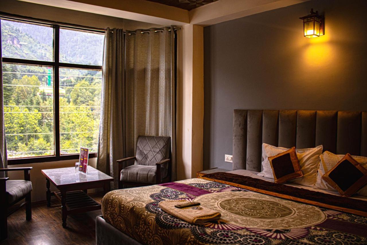 Hotel The Sliver Land # Mountain View # River View # Near Volvo Bus Stand # Family # Open Terrace Manali (Himachal Pradesh)