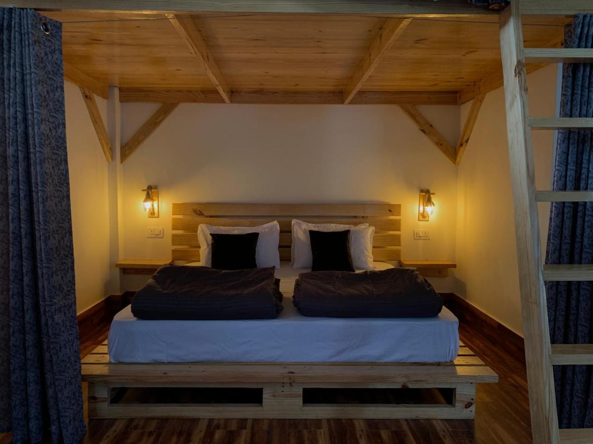 Roamate Hostel, Old *