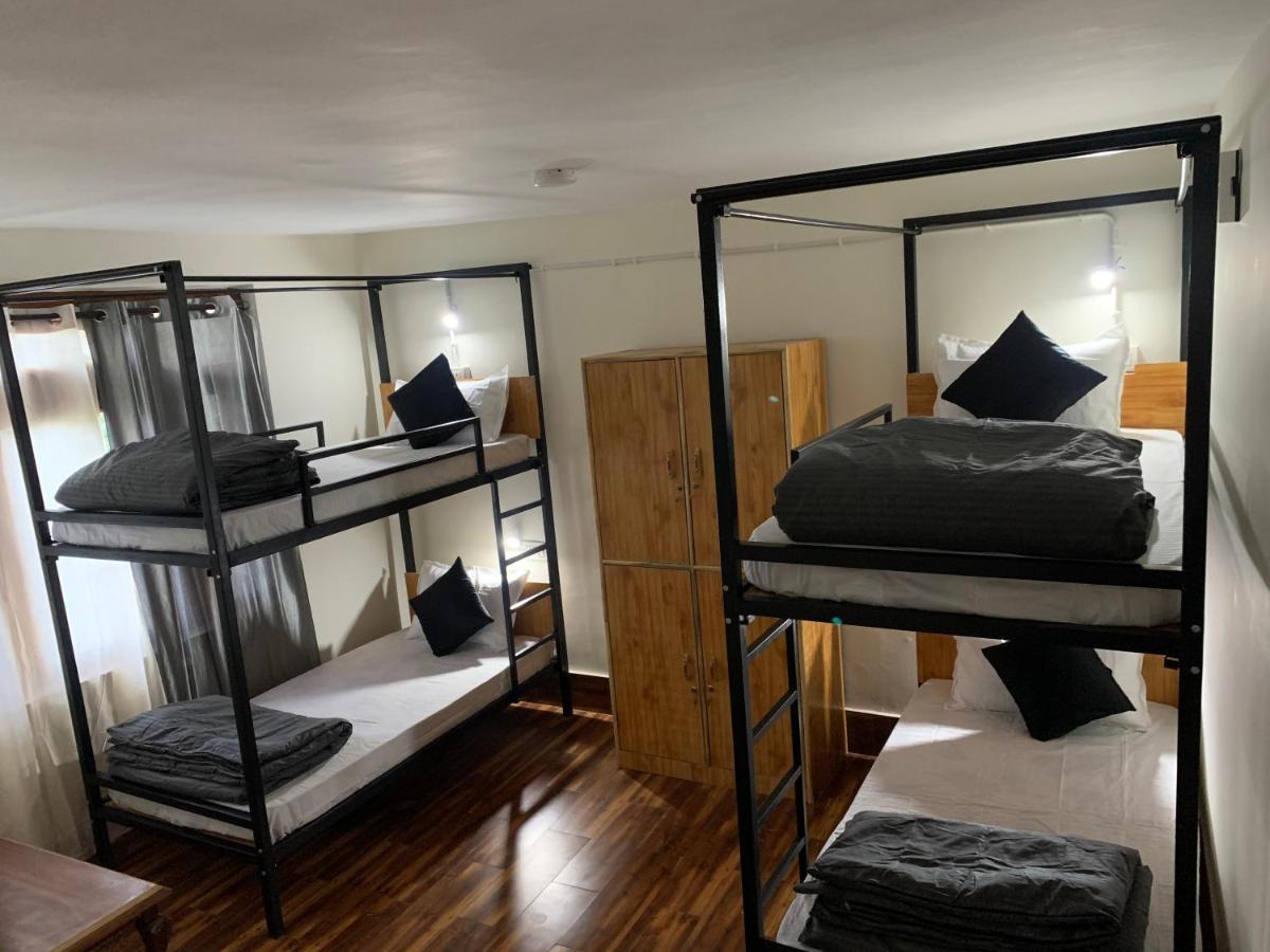 Roamate Hostel, Old Hostel Manali (Himachal Pradesh)