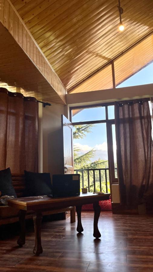 Roamate Hostel, Old Manali (Himachal Pradesh)