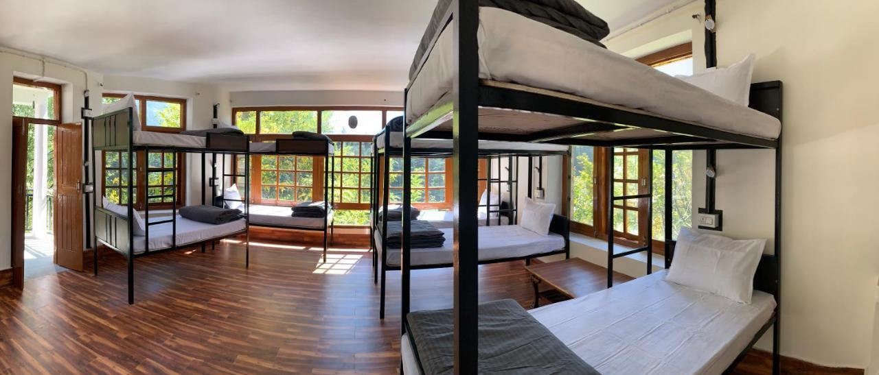 Roamate Hostel, Old *
