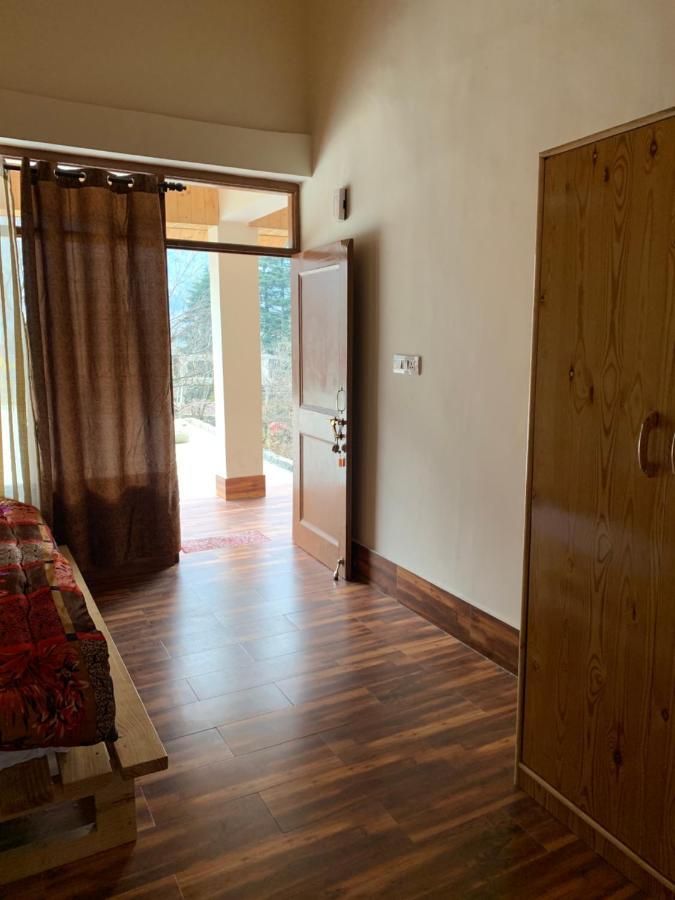 Roamate Hostel, Old Manali (Himachal Pradesh)