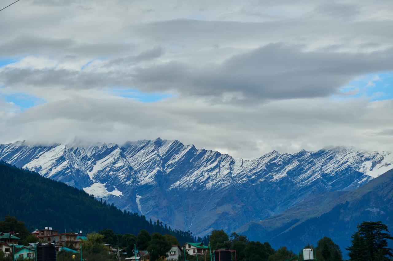 Naiden Luxury By Poshtel Hotel Manali (Himachal Pradesh)