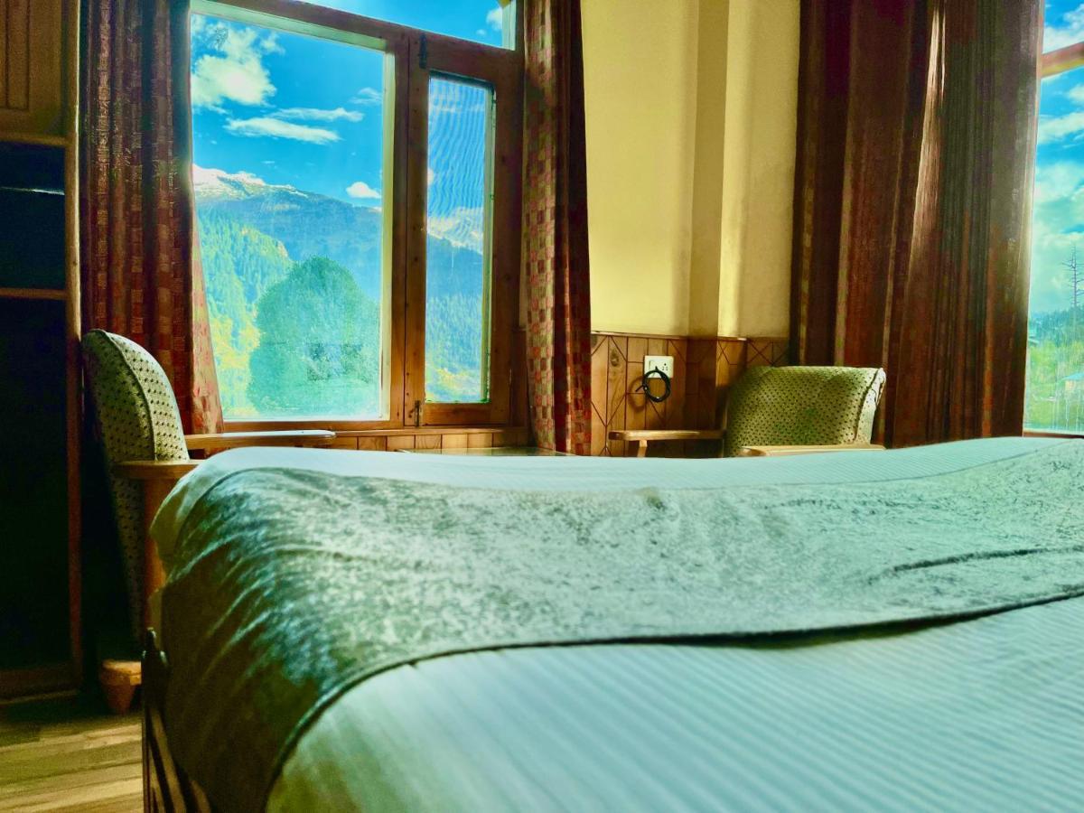 Woods Villa- A Luxury Mountains View Cottages