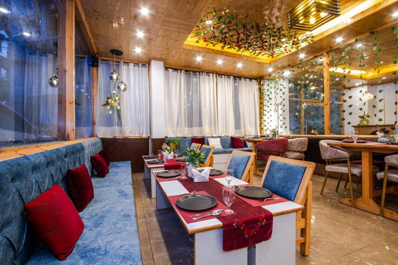 Hotel Eden Oaks Manali (Himachal Pradesh)