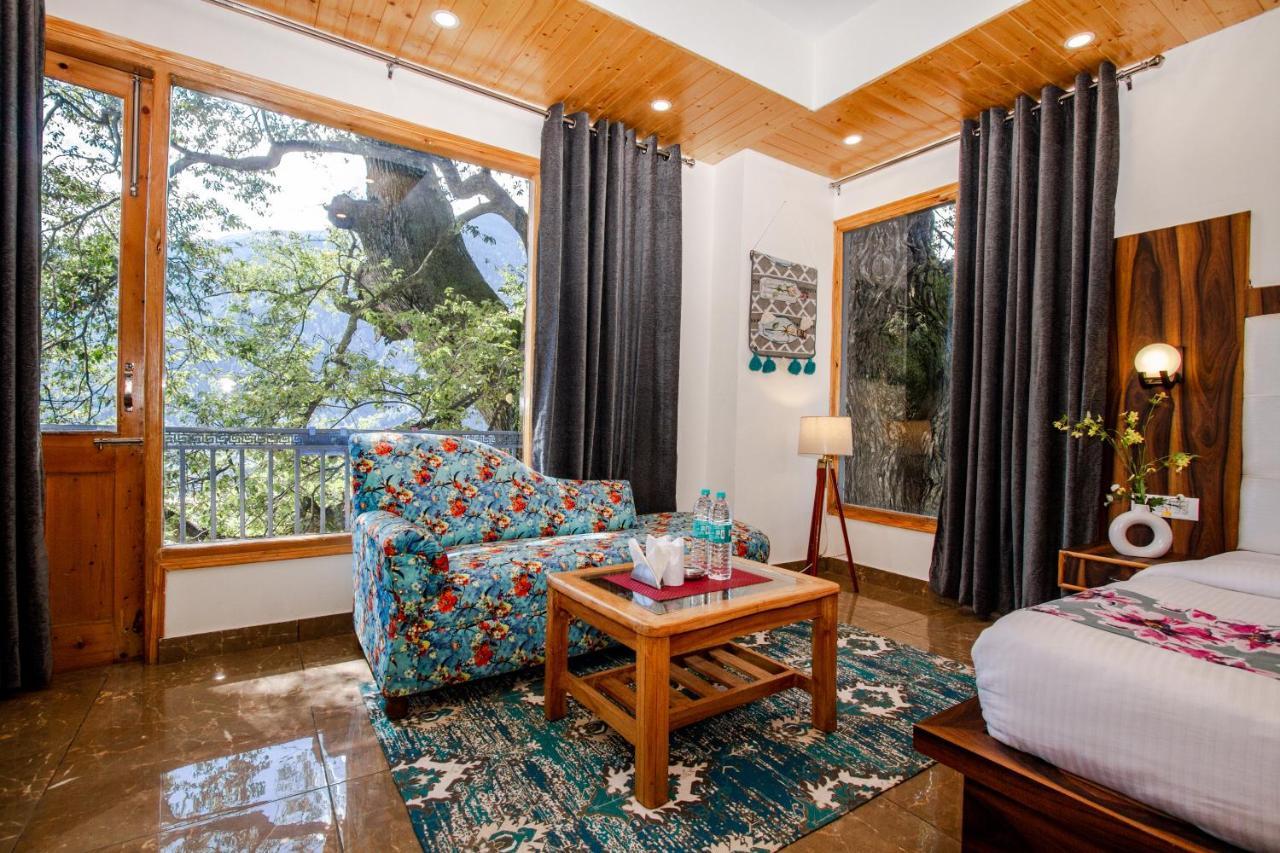 Eden Oaks Hotel Manali (Himachal Pradesh)