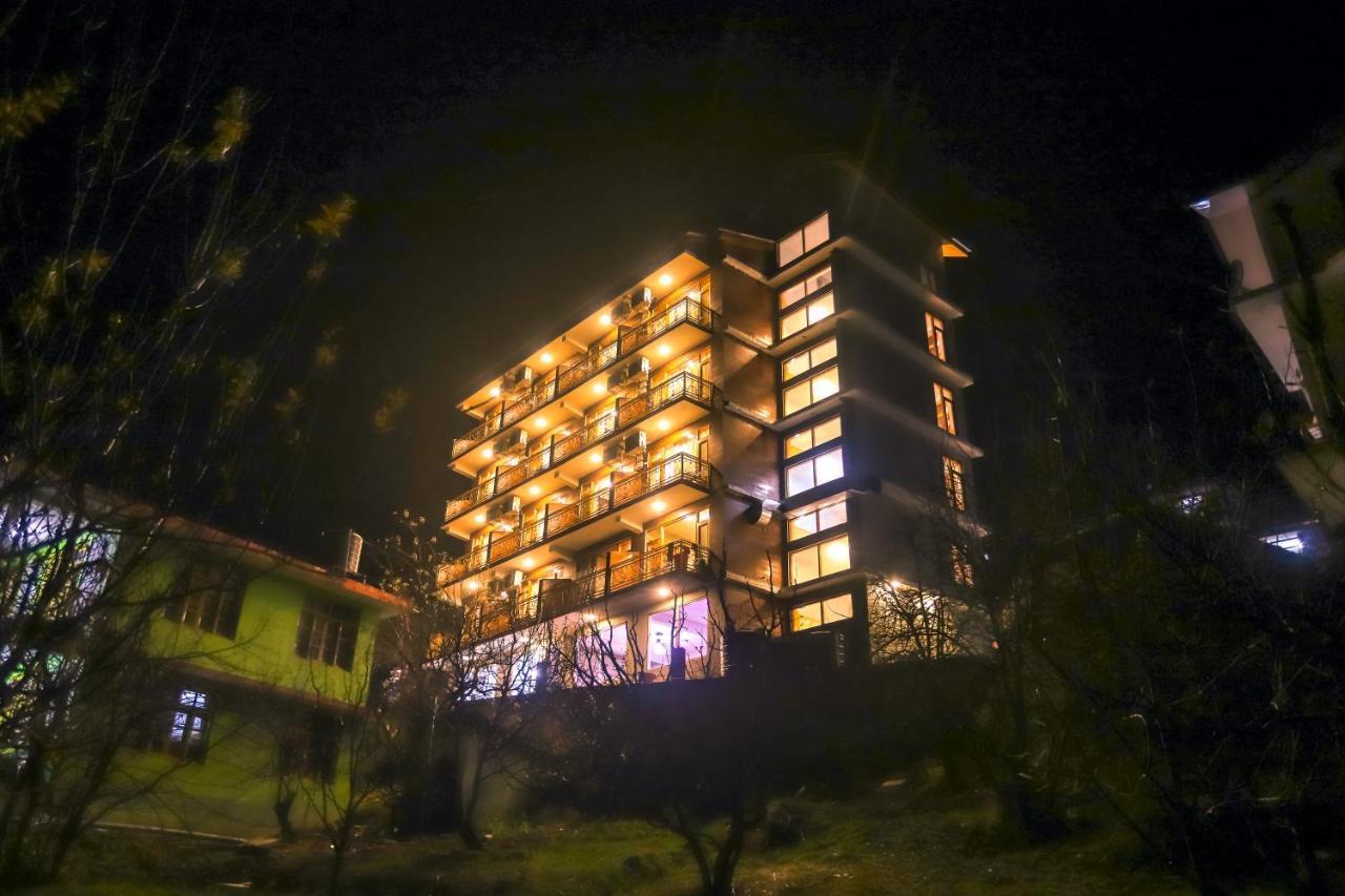Old Smugglers With Balcony Mountain View Ac Hot And Cold Near To Hadimba Temple Near To Mall Road#free Pick From Volvo Bus Stand 4*