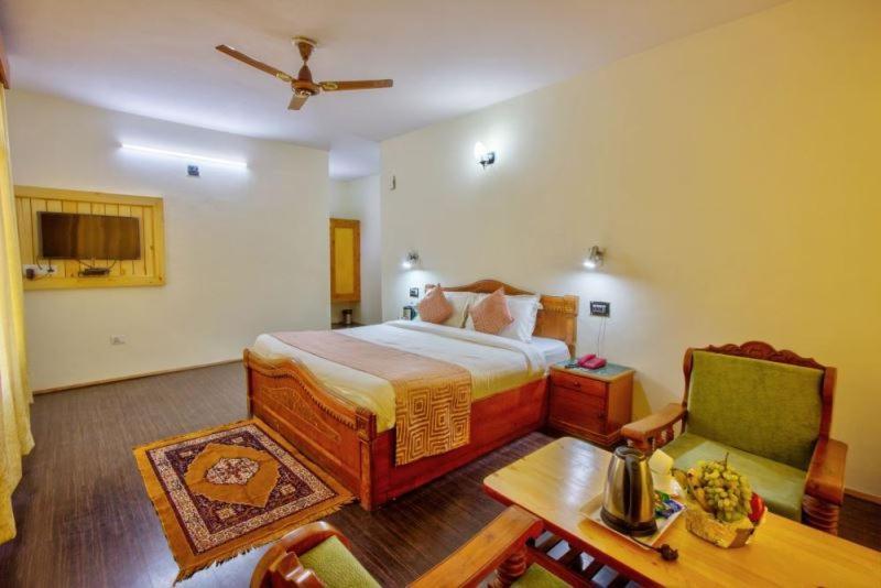 Ayushman Hotel