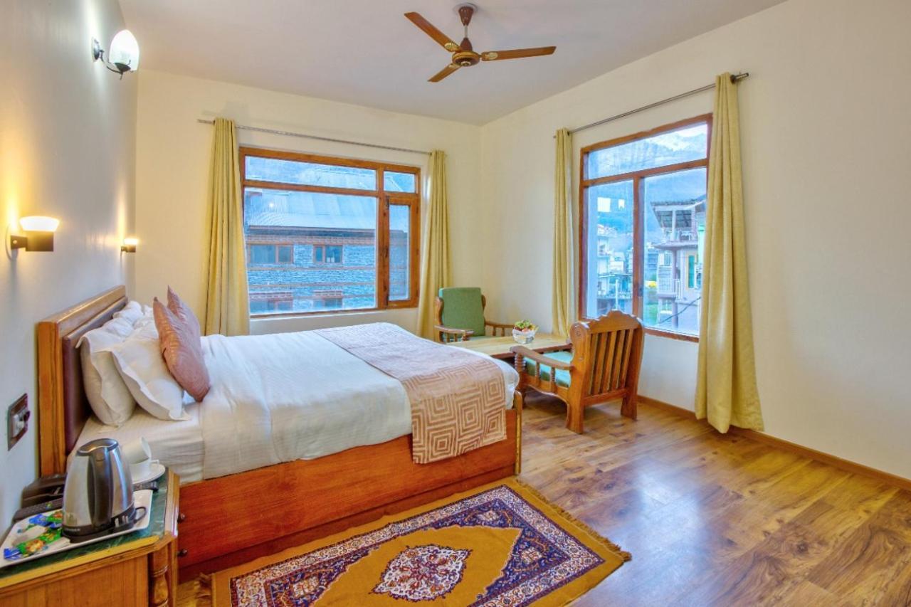 Ayushman Hotel Manali (Himachal Pradesh)
