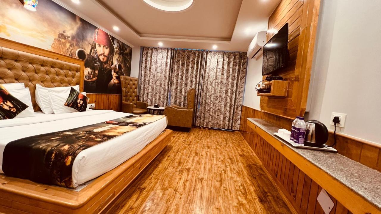 Smuggler By West Western Near To Mall Road & Hadimba Temple # Swimming Pool#free Pick From Volvo Bus Stand Manali (Himachal Pradesh)