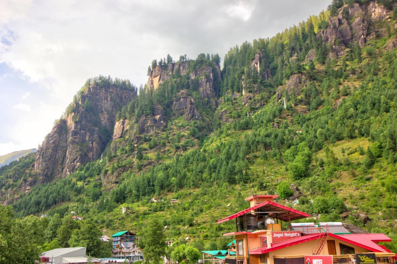 Hotel Aalishan Aashiyana Manali (Himachal Pradesh)