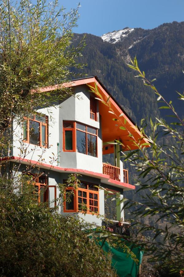 Pahadi Manzil Homestay & Manali (Himachal Pradesh)