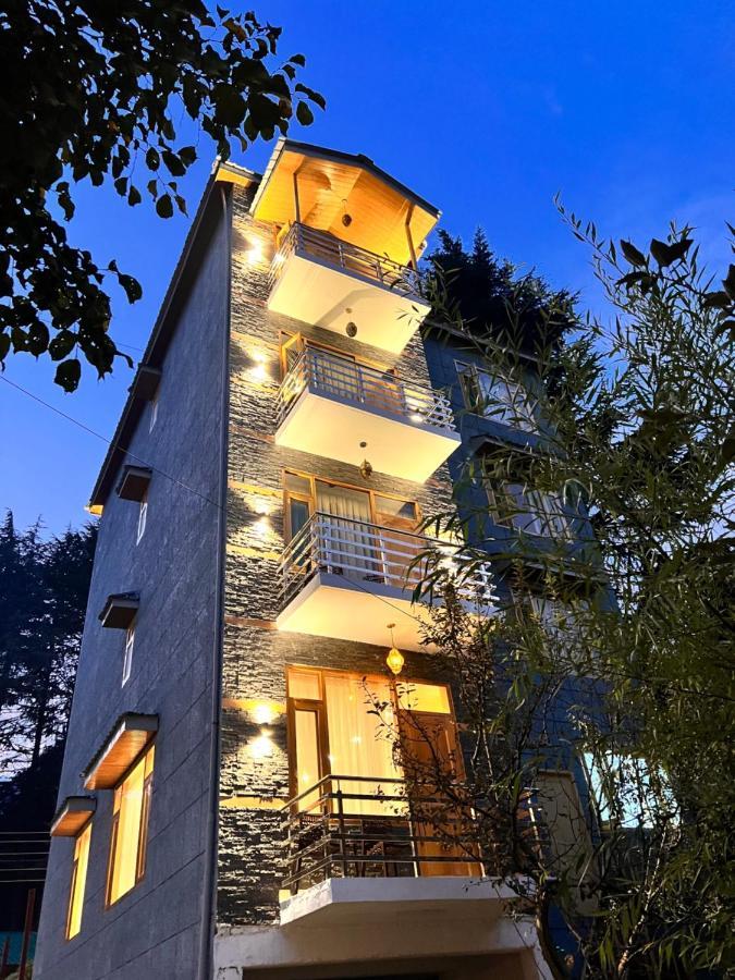 North Deodar Avenue, Bed & Breakfast *