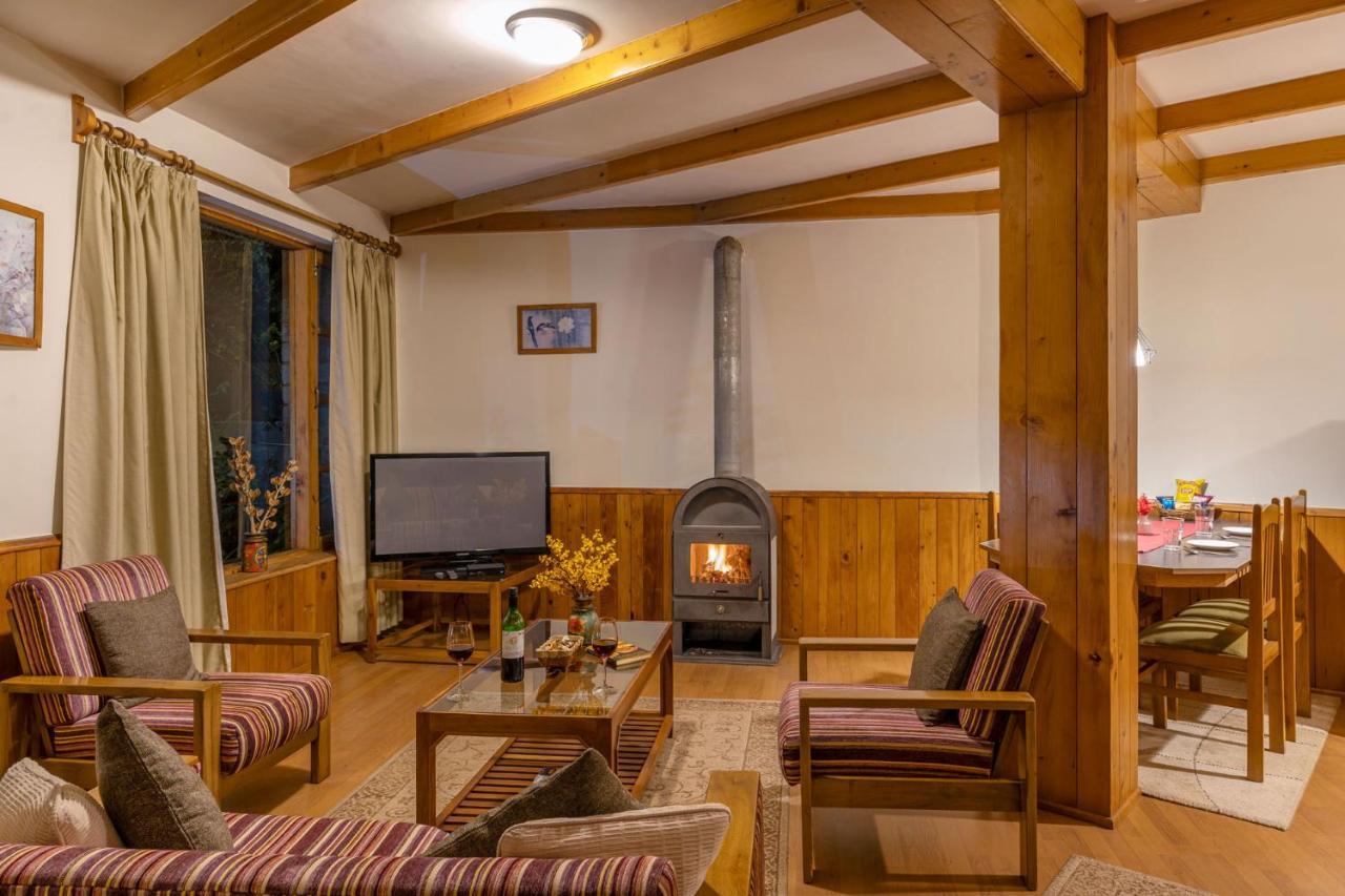 Villa Stayvista At Himalayan Retreat