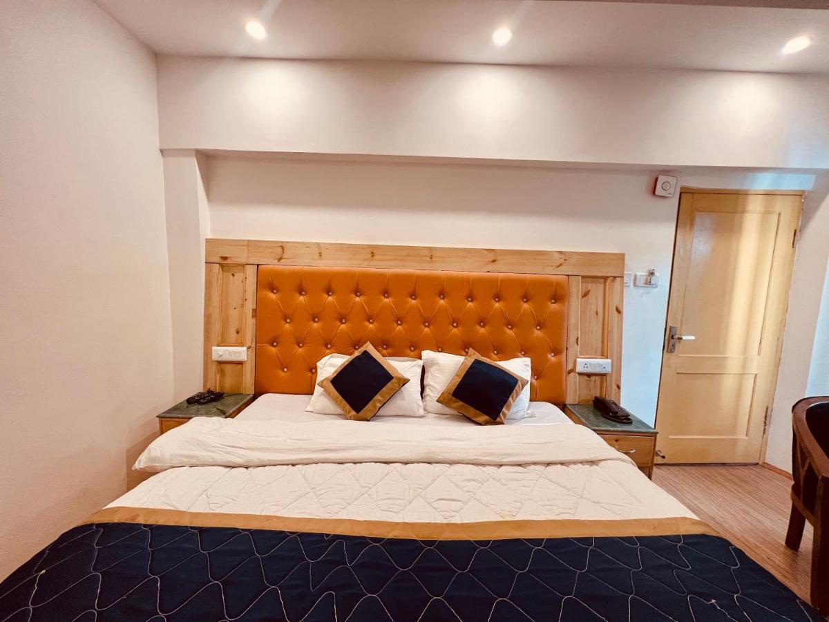 Castle - & 4* Manali (Himachal Pradesh)