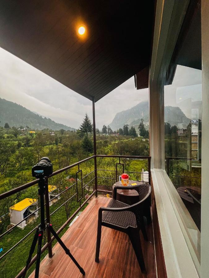 Apple Flower With Balcony And Mountain View * Manali (Himachal Pradesh)