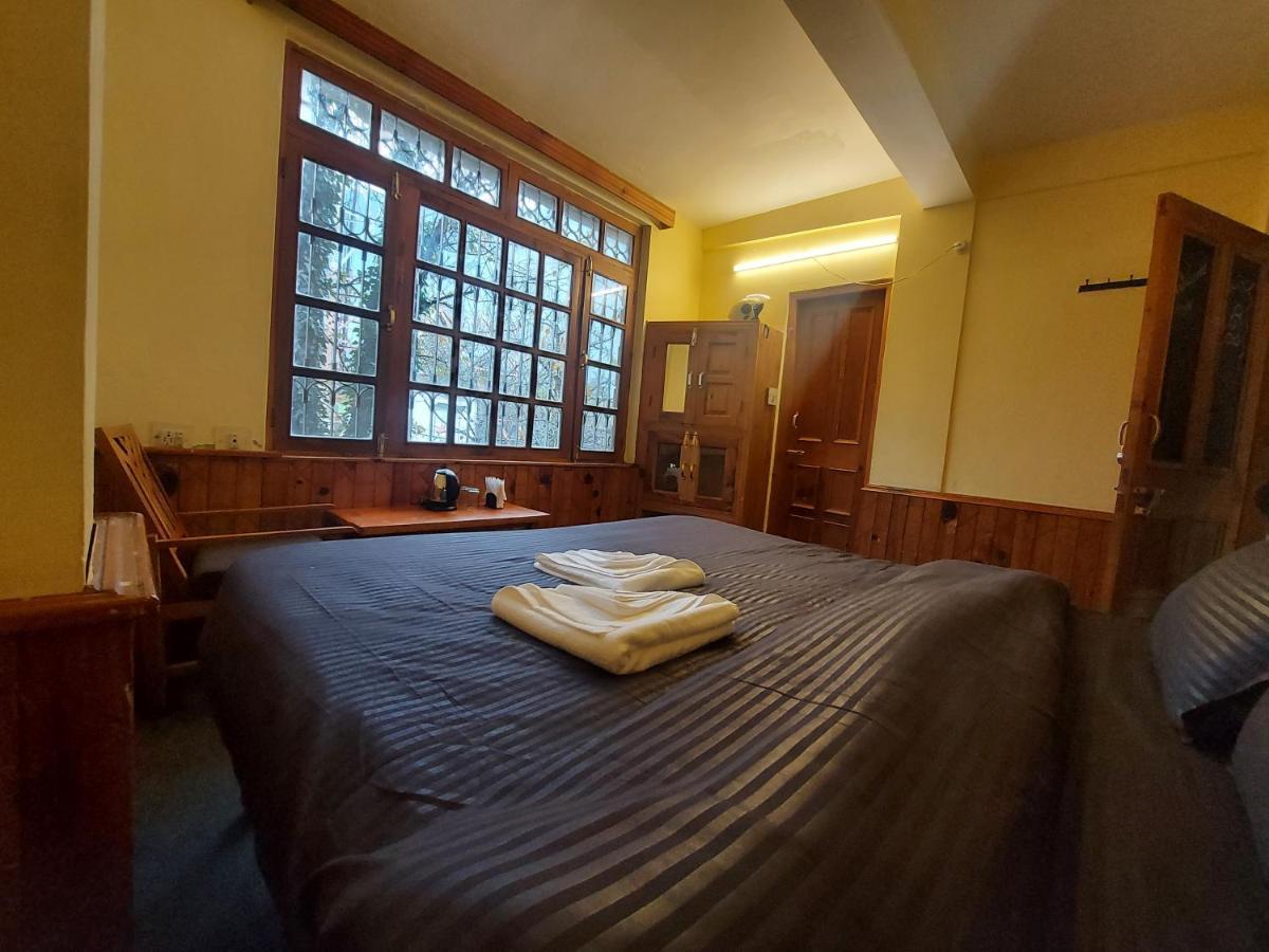 Mars Monkey & Cafe Hostel Manali (Himachal Pradesh)