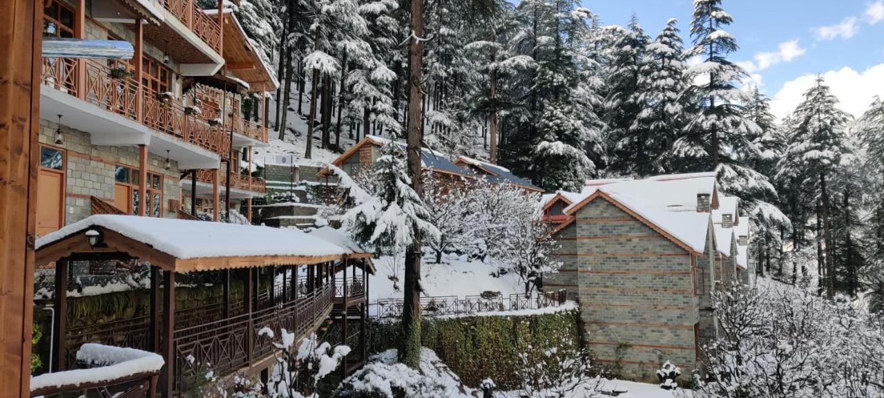 Resort Pause By The Woods