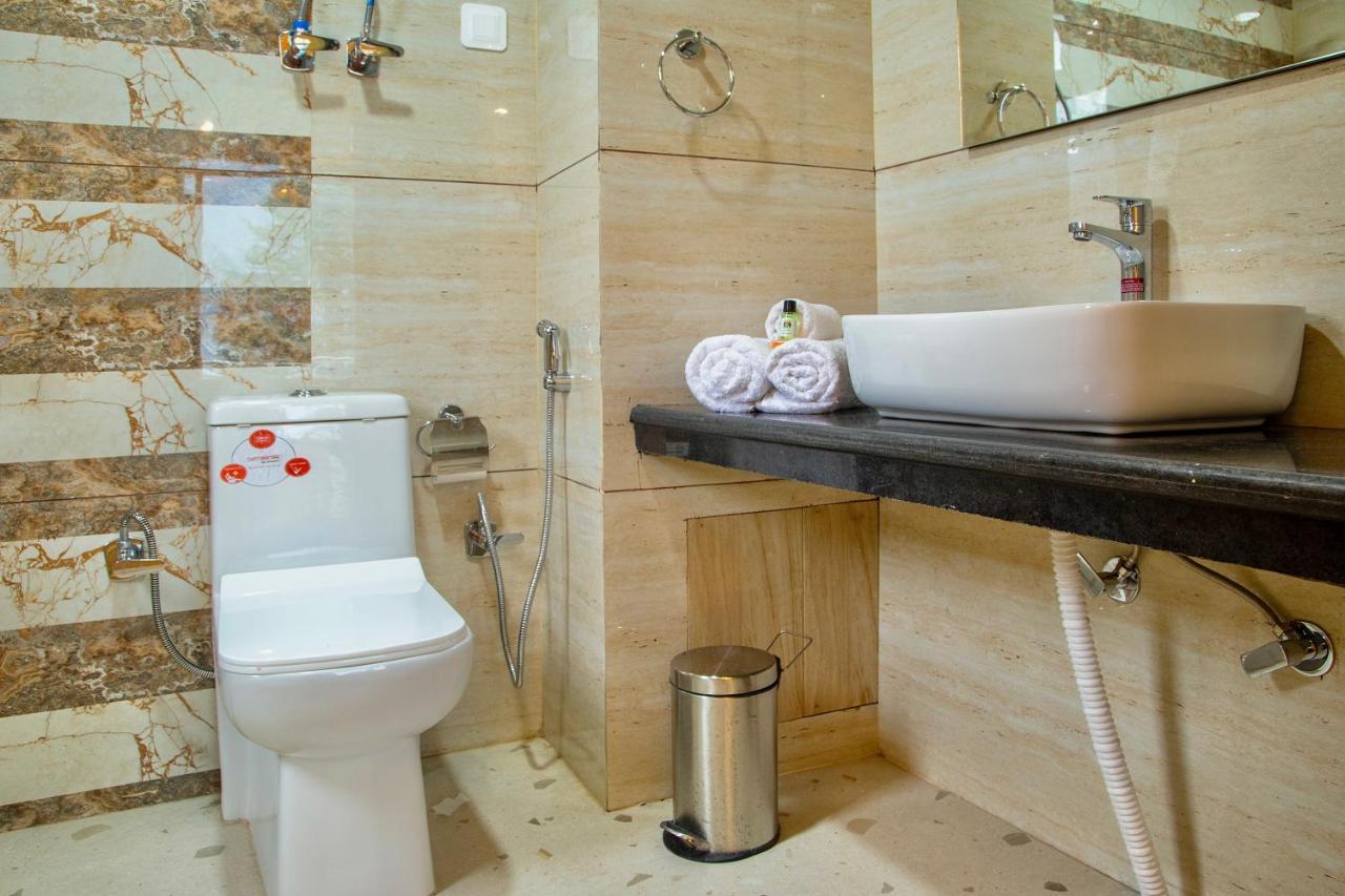 North Deodar Avenue, Bed & Breakfast *