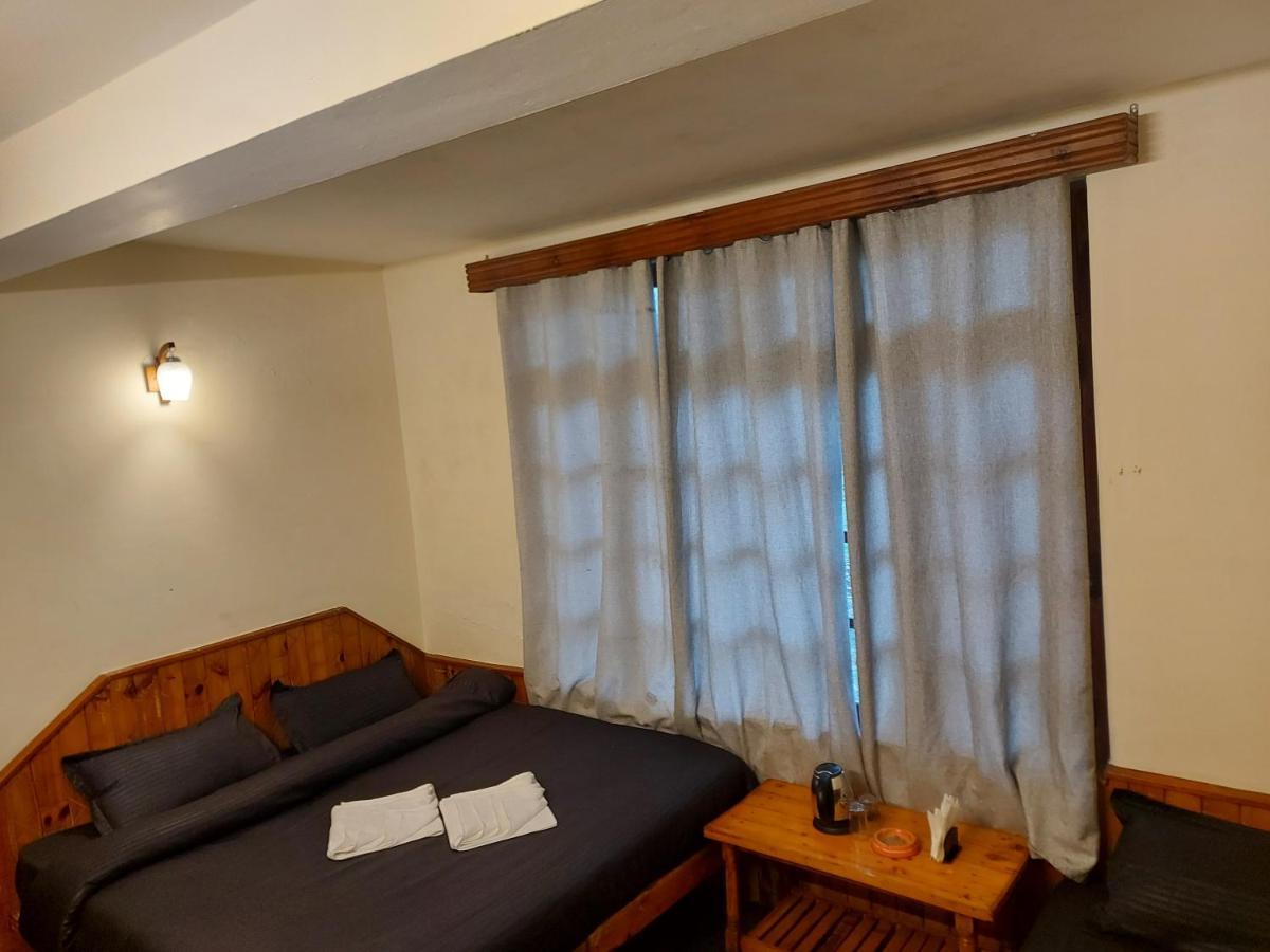 Mars Monkey & Cafe Manali (Himachal Pradesh)