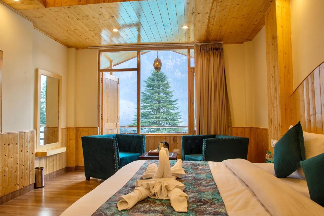 North Deodar Avenue, Manali (Himachal Pradesh)