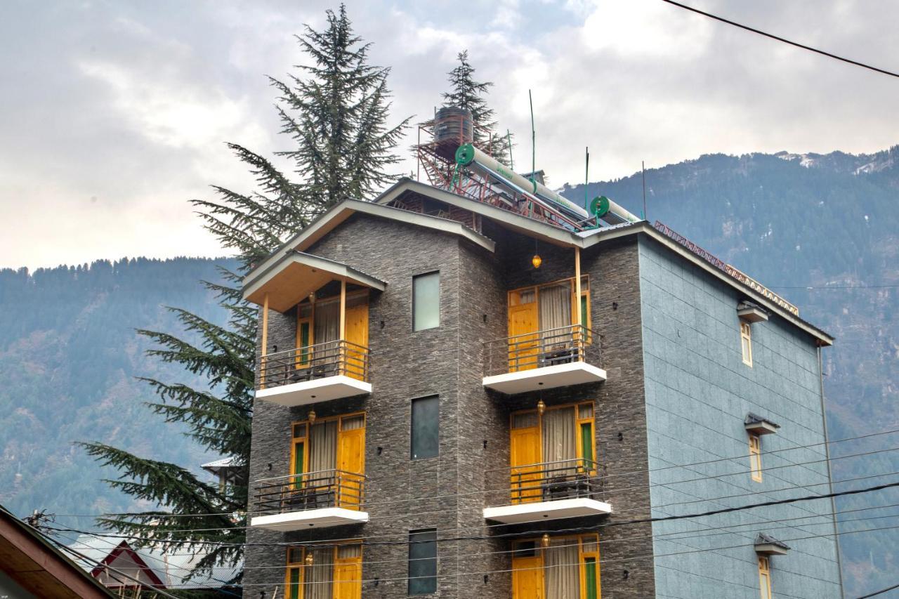 North Deodar Avenue, *