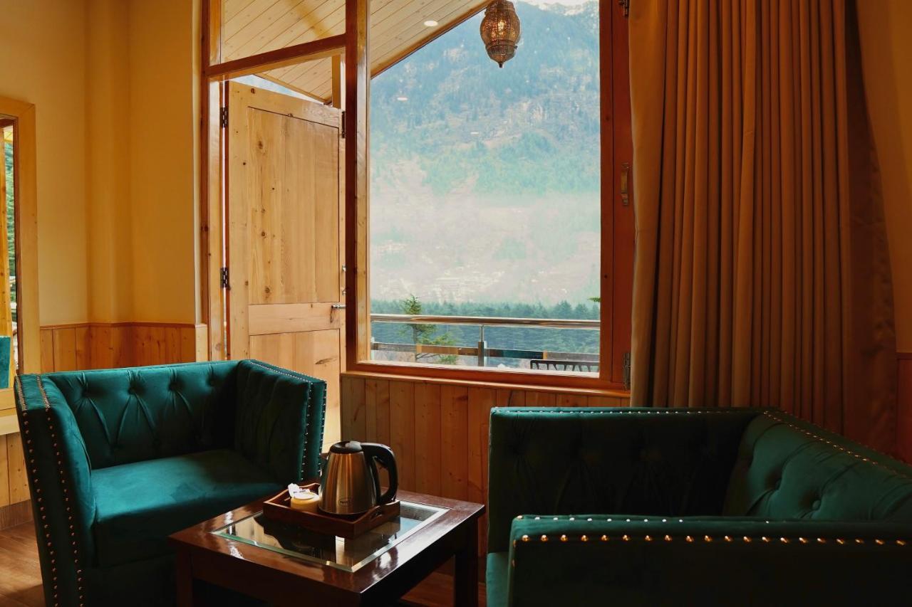 North Deodar Avenue, Bed & Breakfast *