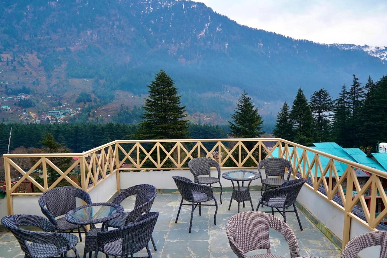 North Deodar Avenue, Bed & Breakfast *