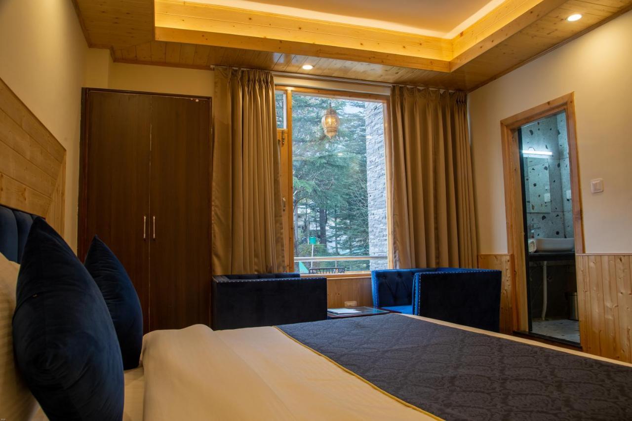 North Deodar Avenue, Bed & Breakfast