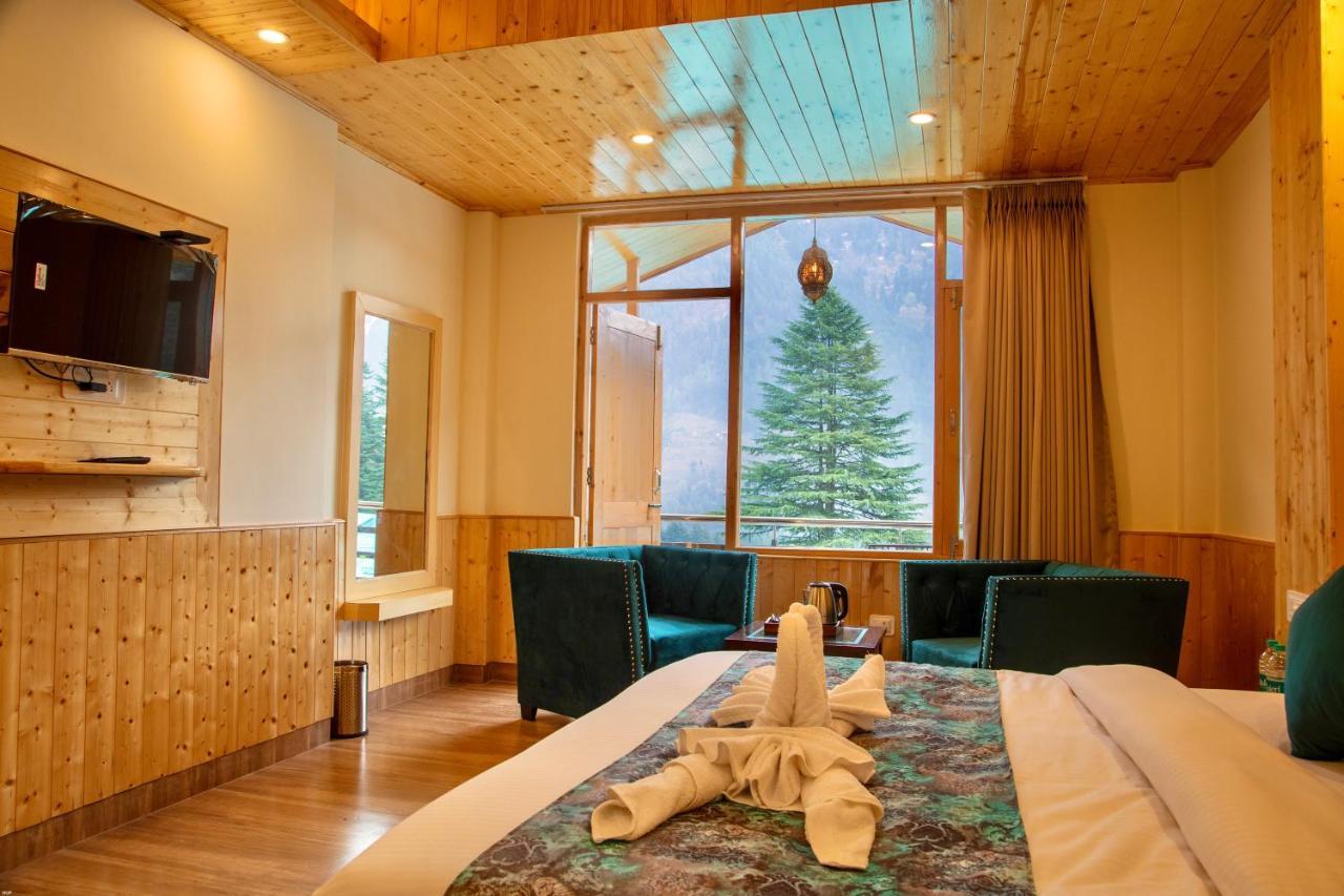 North Deodar Avenue, Manali (Himachal Pradesh)