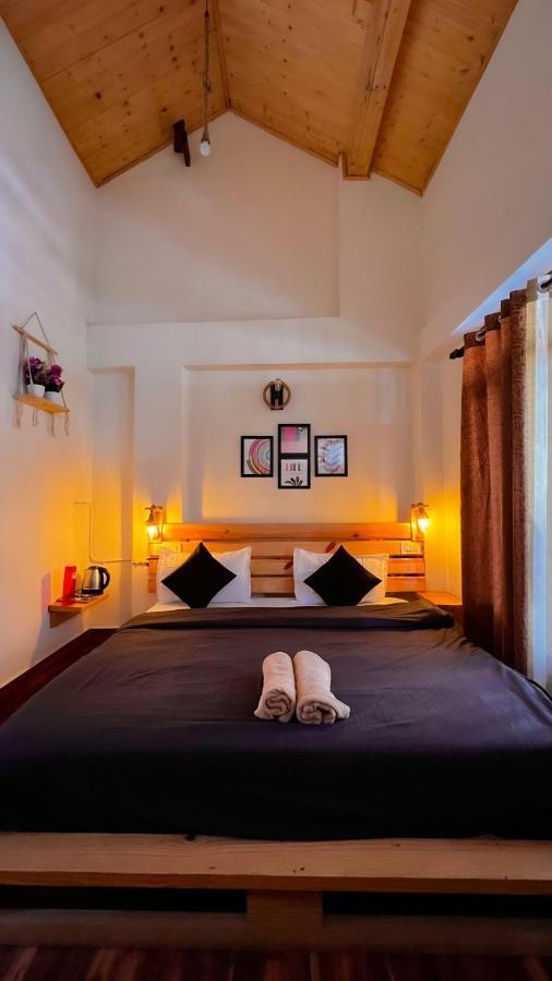 Roamate Hostel, Old